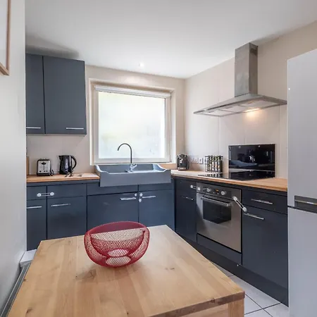Clos Augustine Furnished Flat Apartment *
