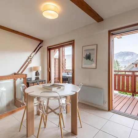 Clos Augustine Furnished Flat Apartment *